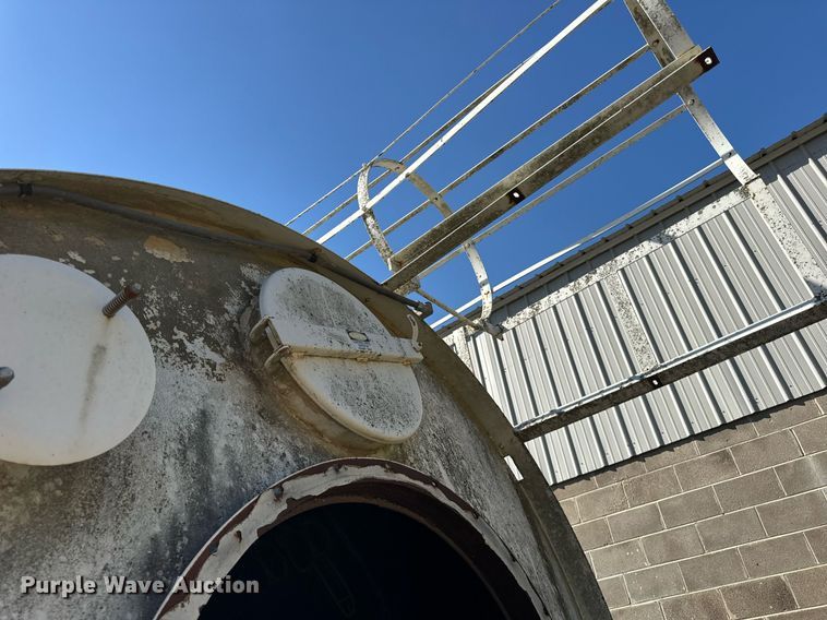 image for item DT2101 2006 Cementech ST-TRLR concrete silo