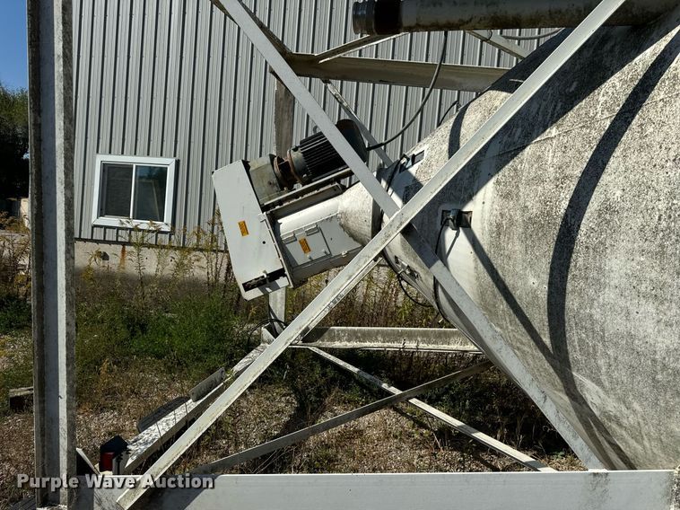 image for item DT2101 2006 Cementech ST-TRLR concrete silo
