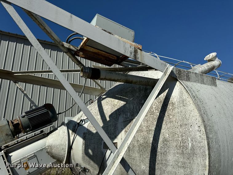 image for item DT2101 2006 Cementech ST-TRLR concrete silo