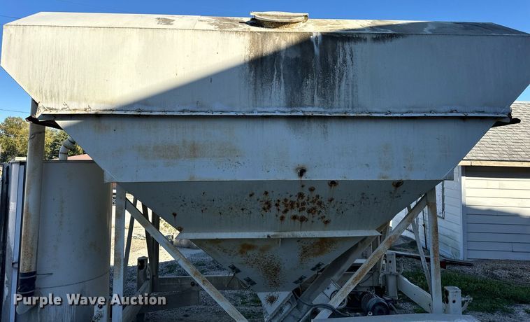 image for item DT2102 2008 Cementech  ST-TRLR concrete silo