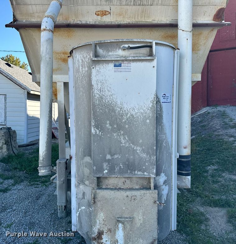 image for item DT2102 2008 Cementech  ST-TRLR concrete silo