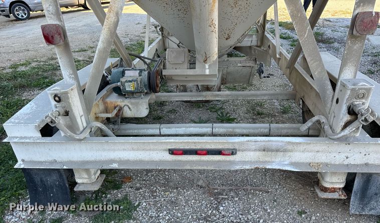 image for item DT2102 2008 Cementech  ST-TRLR concrete silo