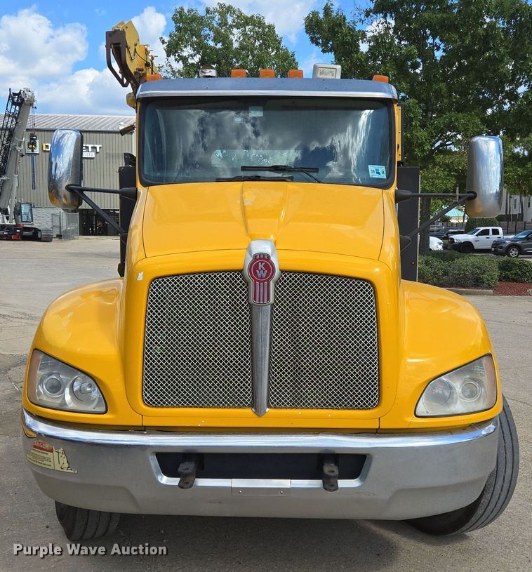 image for item DT5289 2013 Kenworth  T270 utility / service truck