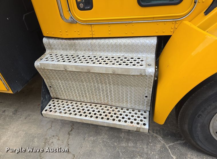 image for item DT5289 2013 Kenworth  T270 utility / service truck