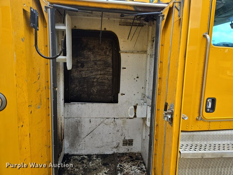 image for item DT5289 2013 Kenworth  T270 utility / service truck