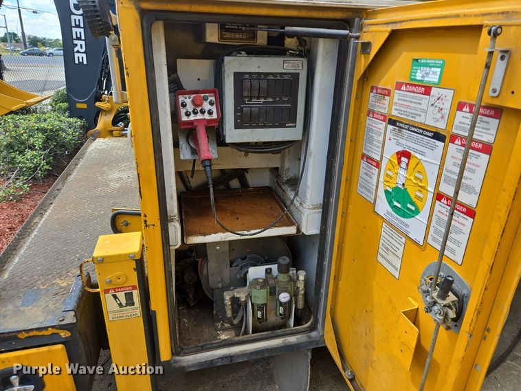 image for item DT5289 2013 Kenworth  T270 utility / service truck