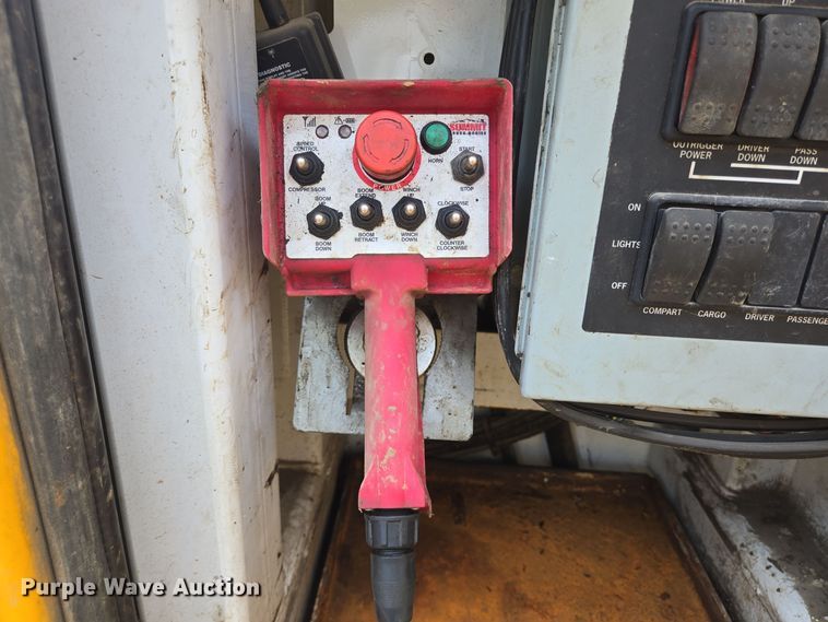 image for item DT5289 2013 Kenworth  T270 utility / service truck