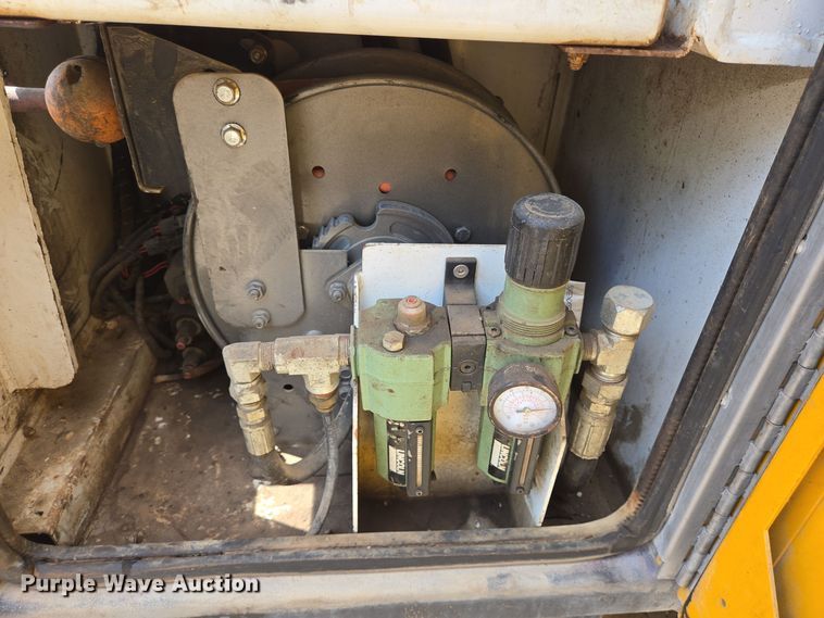 image for item DT5289 2013 Kenworth  T270 utility / service truck