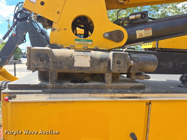 image for item DT5289 2013 Kenworth  T270 utility / service truck