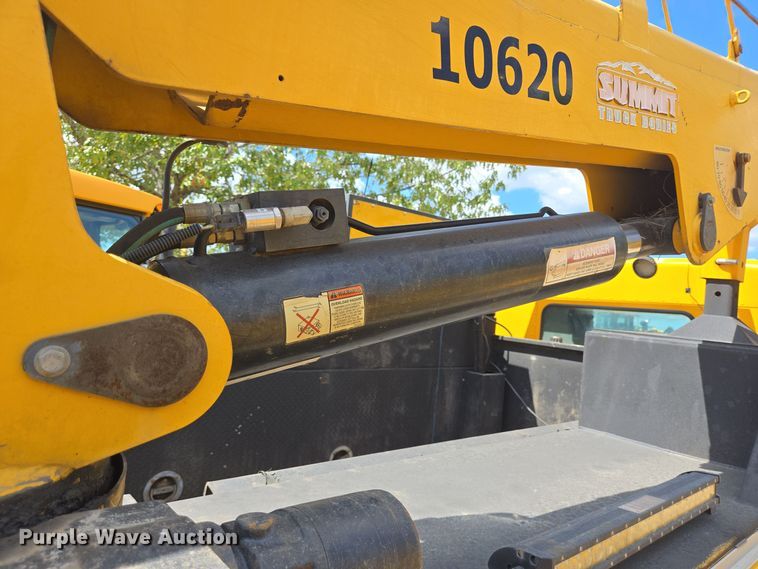 image for item DT5289 2013 Kenworth  T270 utility / service truck