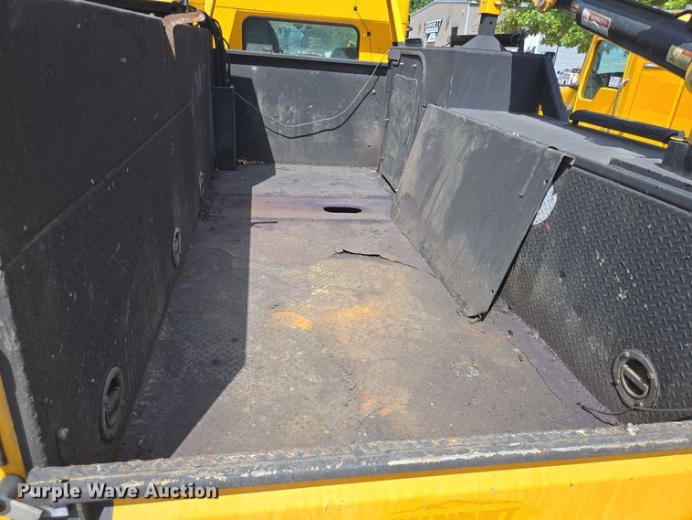 image for item DT5289 2013 Kenworth  T270 utility / service truck