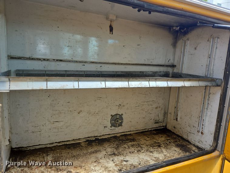 image for item DT5289 2013 Kenworth  T270 utility / service truck