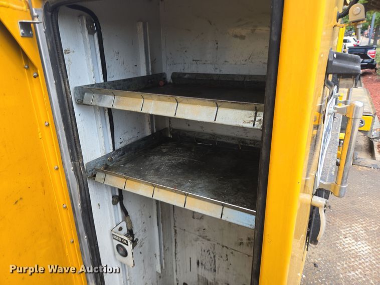 image for item DT5289 2013 Kenworth  T270 utility / service truck