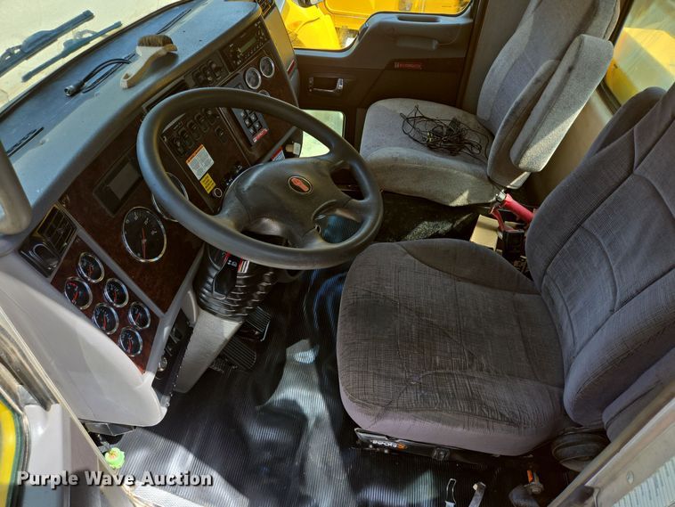 image for item DT5289 2013 Kenworth  T270 utility / service truck