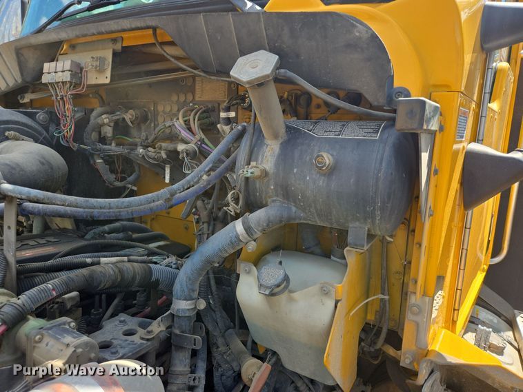 image for item DT5289 2013 Kenworth  T270 utility / service truck