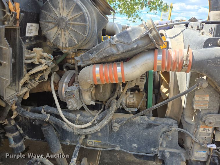 image for item DT5289 2013 Kenworth  T270 utility / service truck