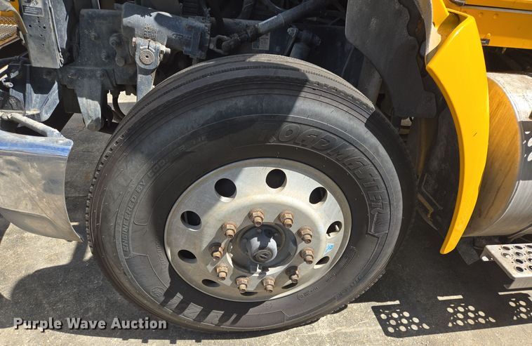 image for item DT5289 2013 Kenworth  T270 utility / service truck