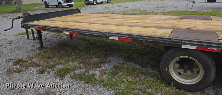 image for item DT5294 2007 Pro-Trak equipment trailer