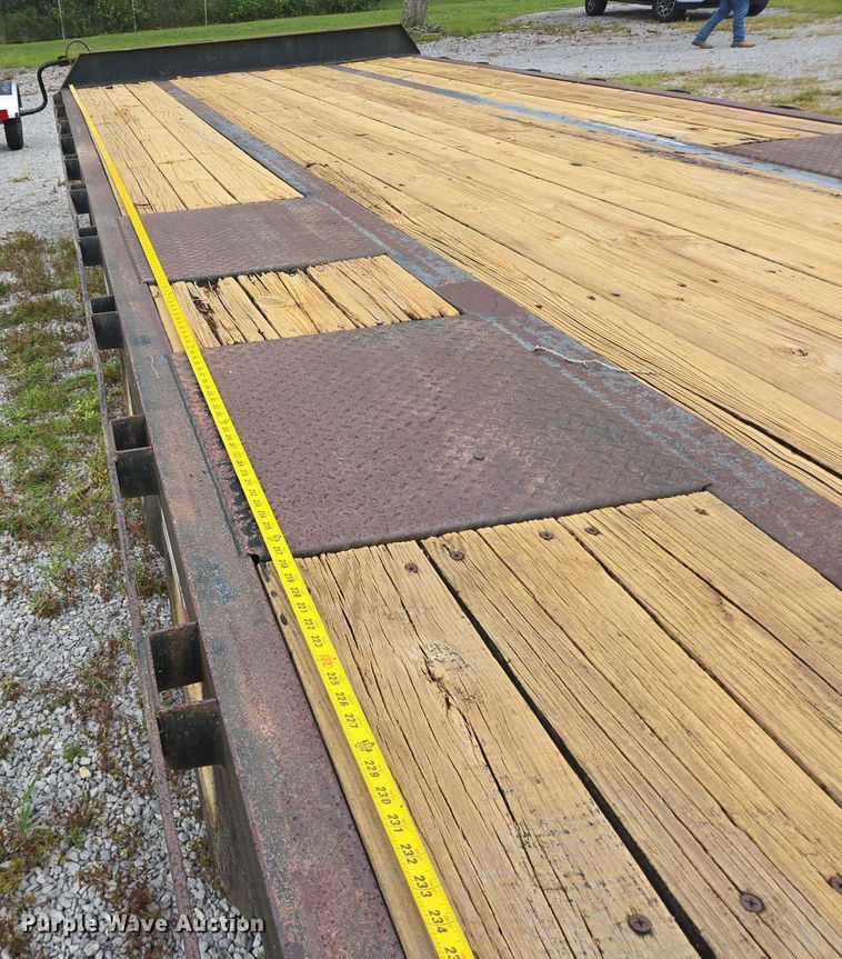 image for item DT5294 2007 Pro-Trak equipment trailer