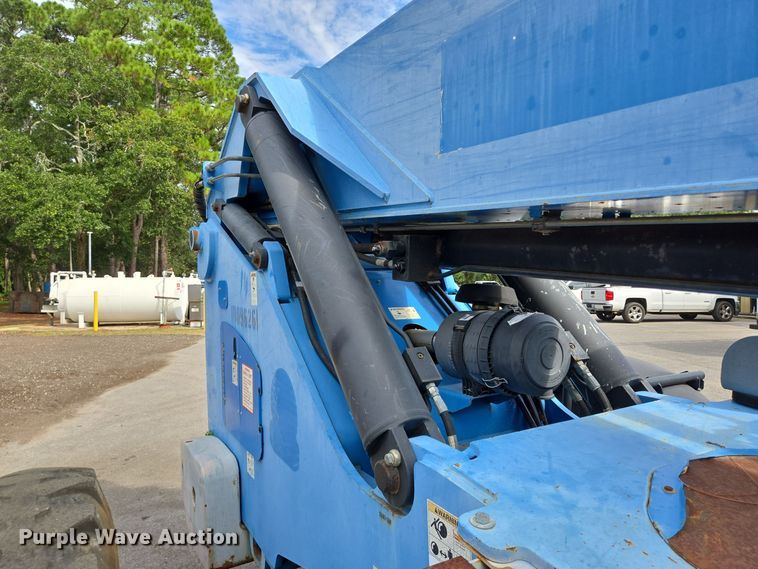 image for item DT5296 2012 Genie GTH1056 telehandler