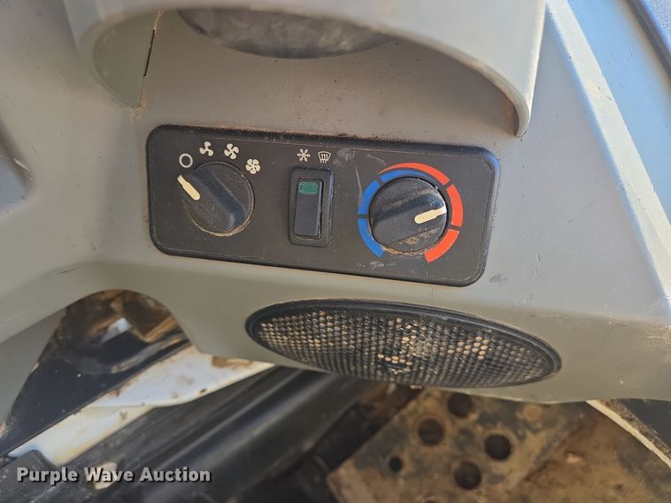 image for item DT5310 2017 Bobcat  T630 skid steer loader