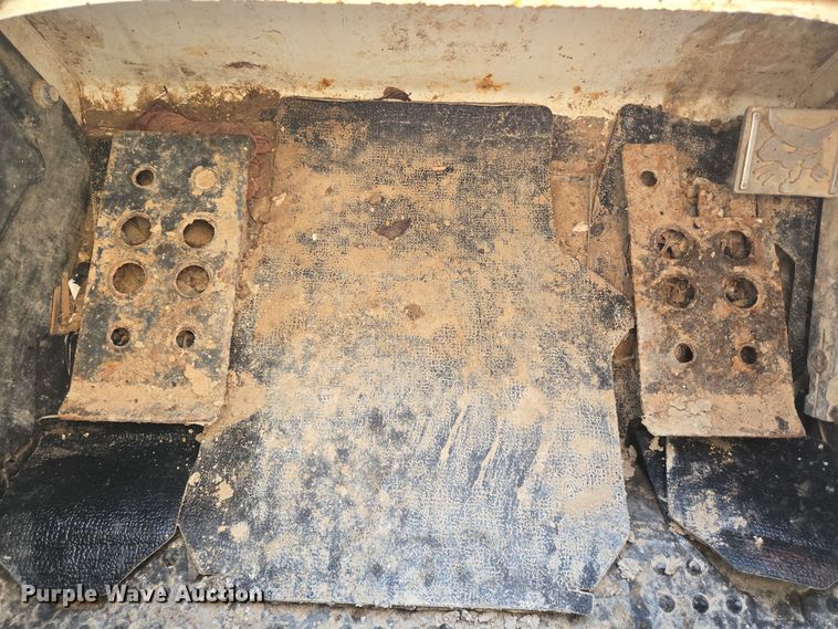 image for item DT5310 2017 Bobcat  T630 skid steer loader