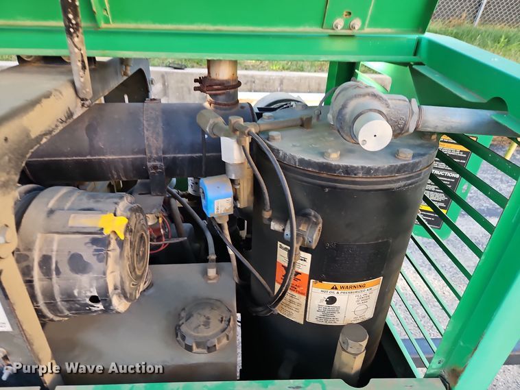 image for item DT7516 1990 Sullivan D185 air compressor