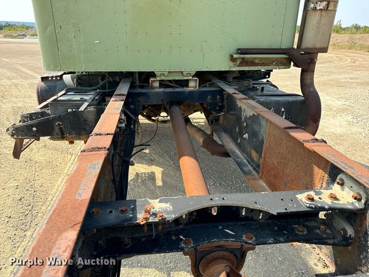 image for item DV5910 1978 International  Paystar 5000 truck cab and chassis