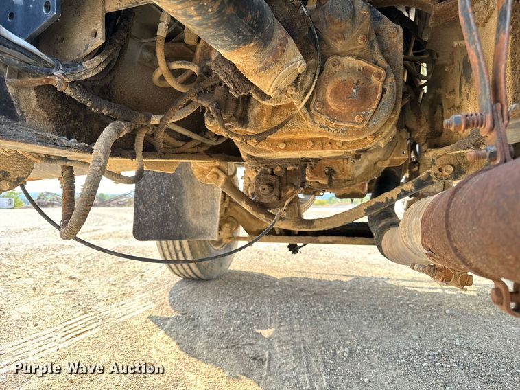 image for item DV5910 1978 International  Paystar 5000 truck cab and chassis