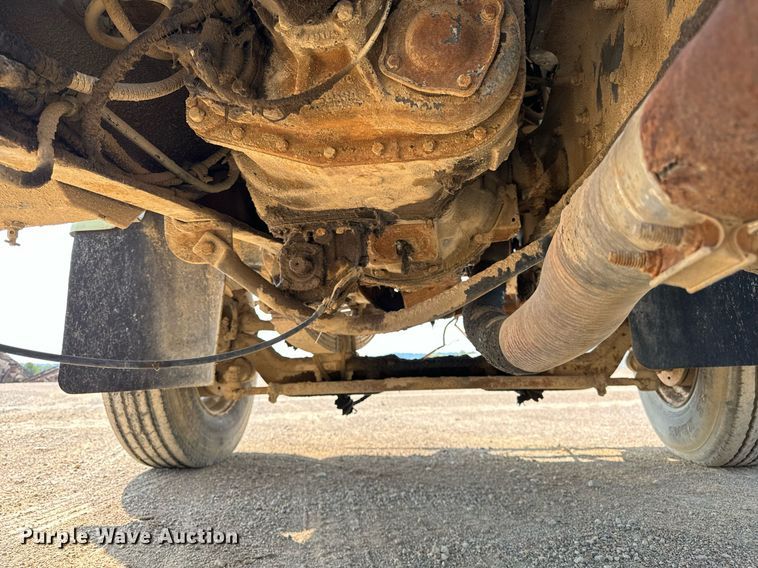 image for item DV5910 1978 International  Paystar 5000 truck cab and chassis