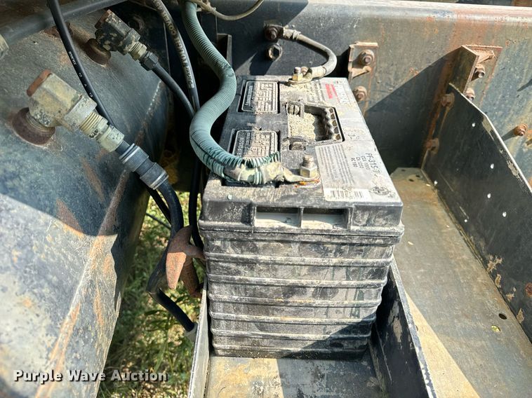 image for item DV5910 1978 International  Paystar 5000 truck cab and chassis