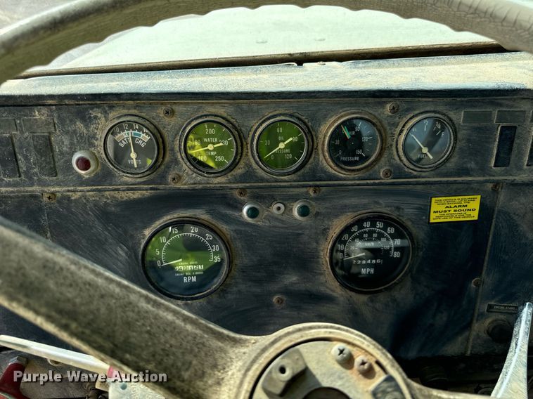 image for item DV5910 1978 International  Paystar 5000 truck cab and chassis