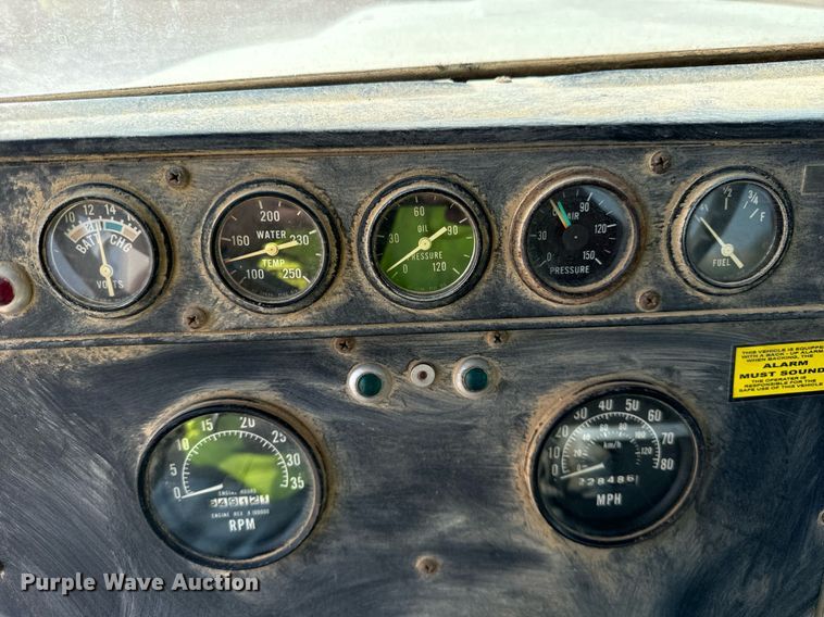 image for item DV5910 1978 International  Paystar 5000 truck cab and chassis