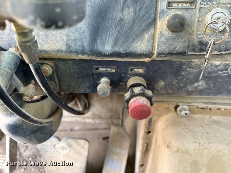 image for item DV5910 1978 International  Paystar 5000 truck cab and chassis