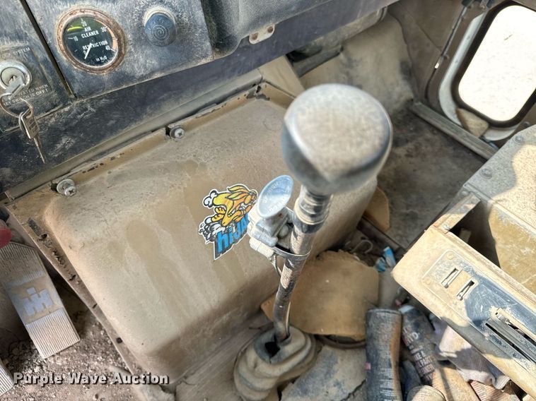 image for item DV5910 1978 International  Paystar 5000 truck cab and chassis