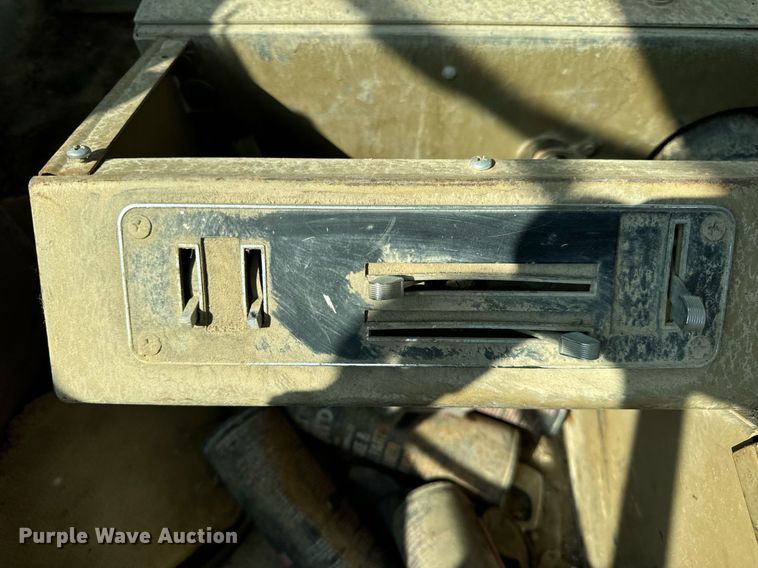 image for item DV5910 1978 International  Paystar 5000 truck cab and chassis