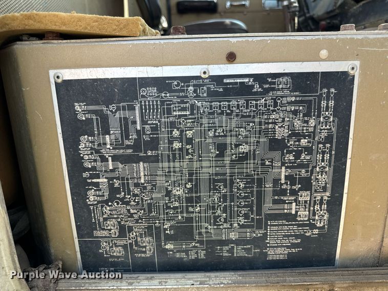 image for item DV5910 1978 International  Paystar 5000 truck cab and chassis