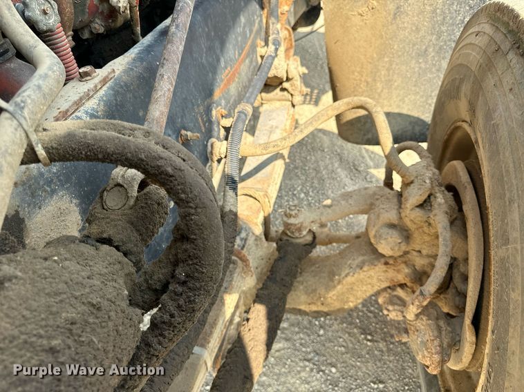 image for item DV5910 1978 International  Paystar 5000 truck cab and chassis