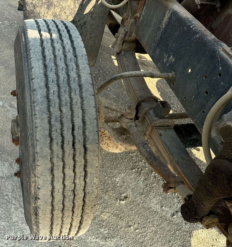 image for item DV5910 1978 International  Paystar 5000 truck cab and chassis