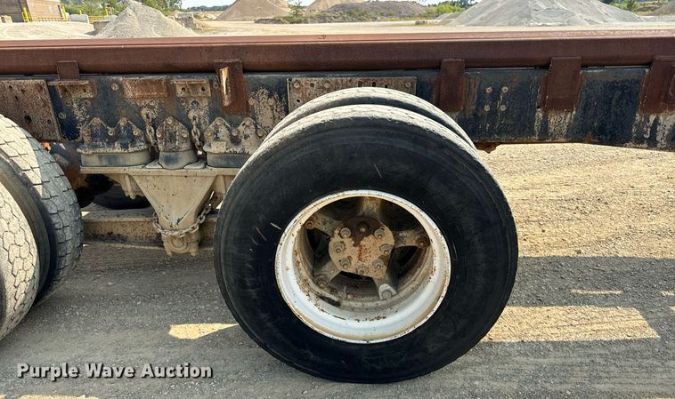 image for item DV5910 1978 International  Paystar 5000 truck cab and chassis