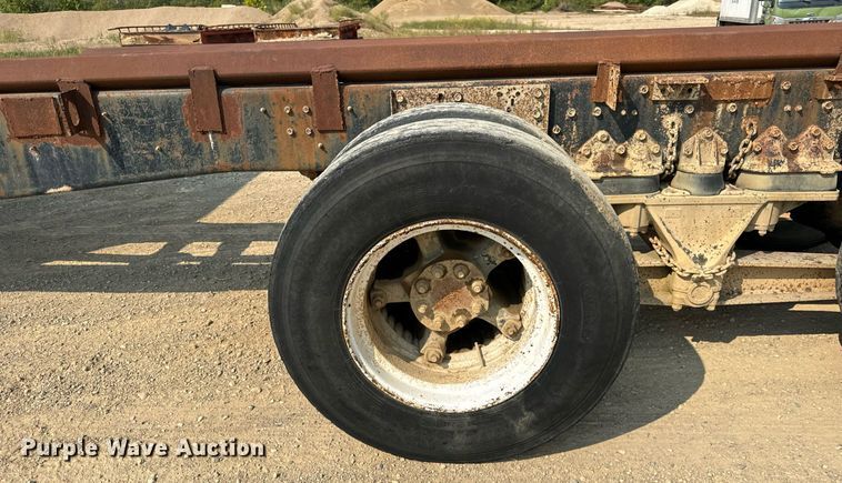 image for item DV5910 1978 International  Paystar 5000 truck cab and chassis