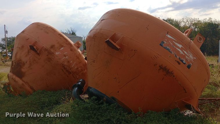 image for item DW0780 (2) concrete pots