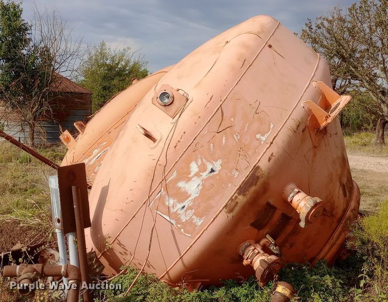 image for item DW0780 (2) concrete pots