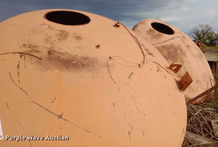 image for item DW0780 (2) concrete pots