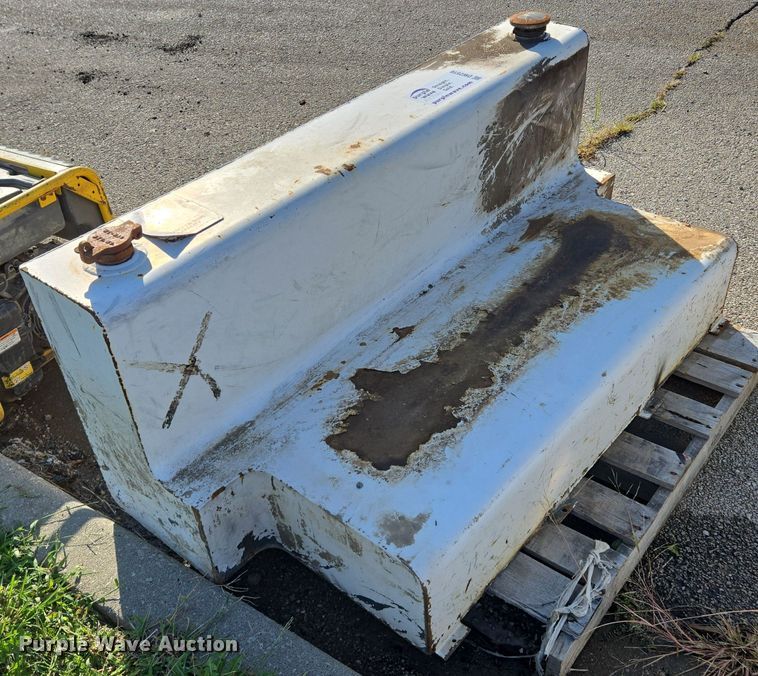 image for item DW2516 (2) fuel tanks 