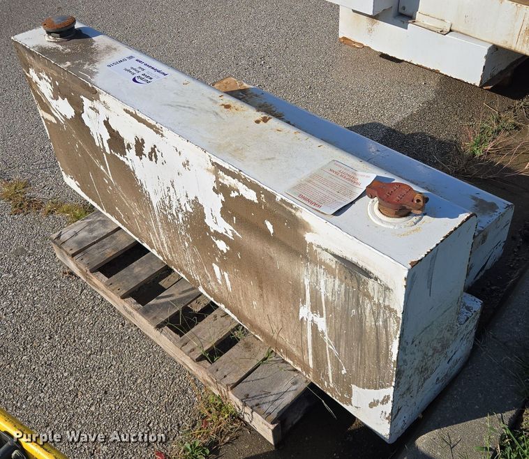 image for item DW2516 (2) fuel tanks 