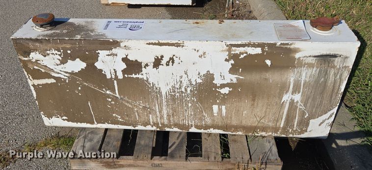 image for item DW2516 (2) fuel tanks 