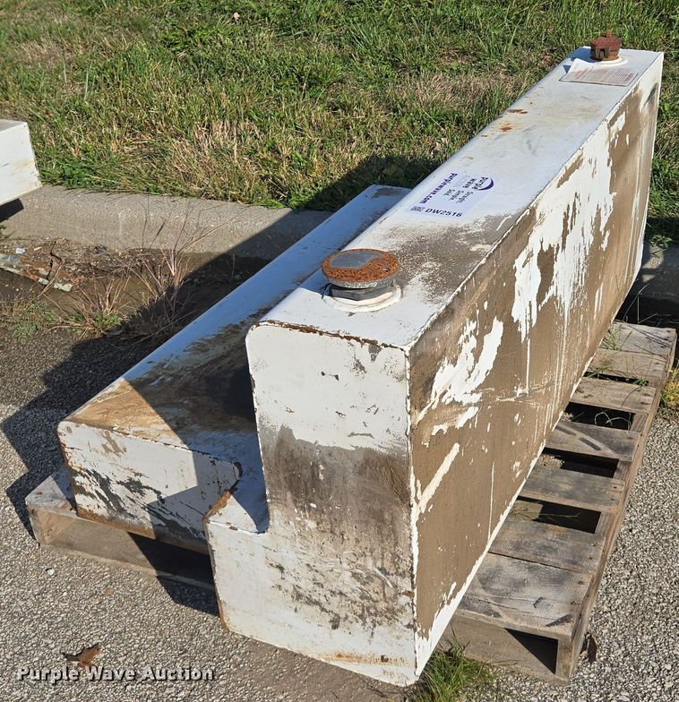 image for item DW2516 (2) fuel tanks 