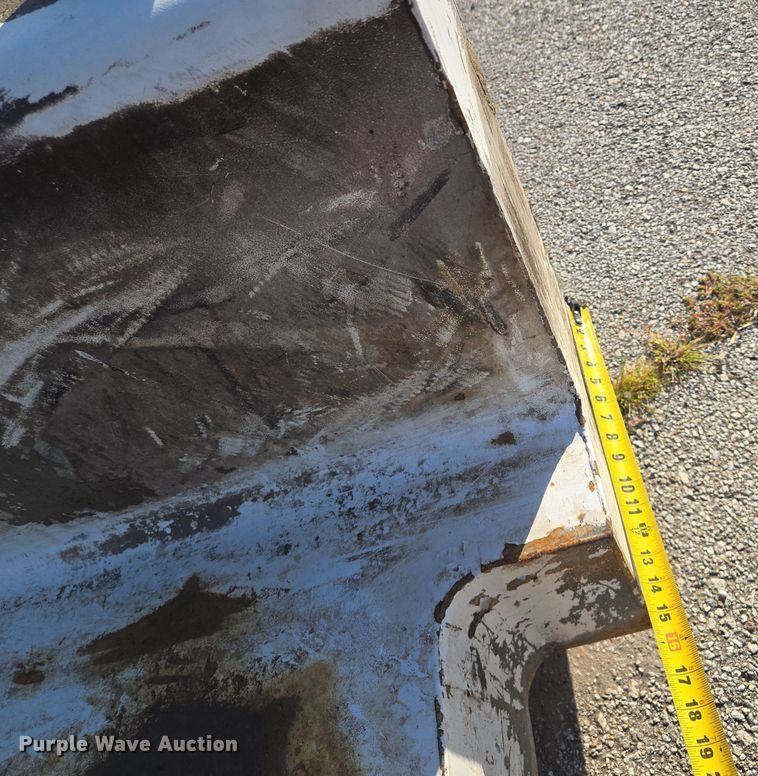 image for item DW2516 (2) fuel tanks 