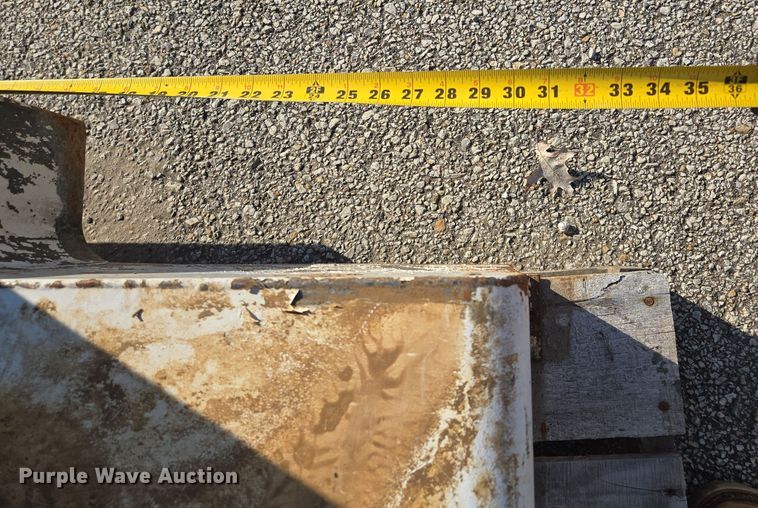 image for item DW2516 (2) fuel tanks 